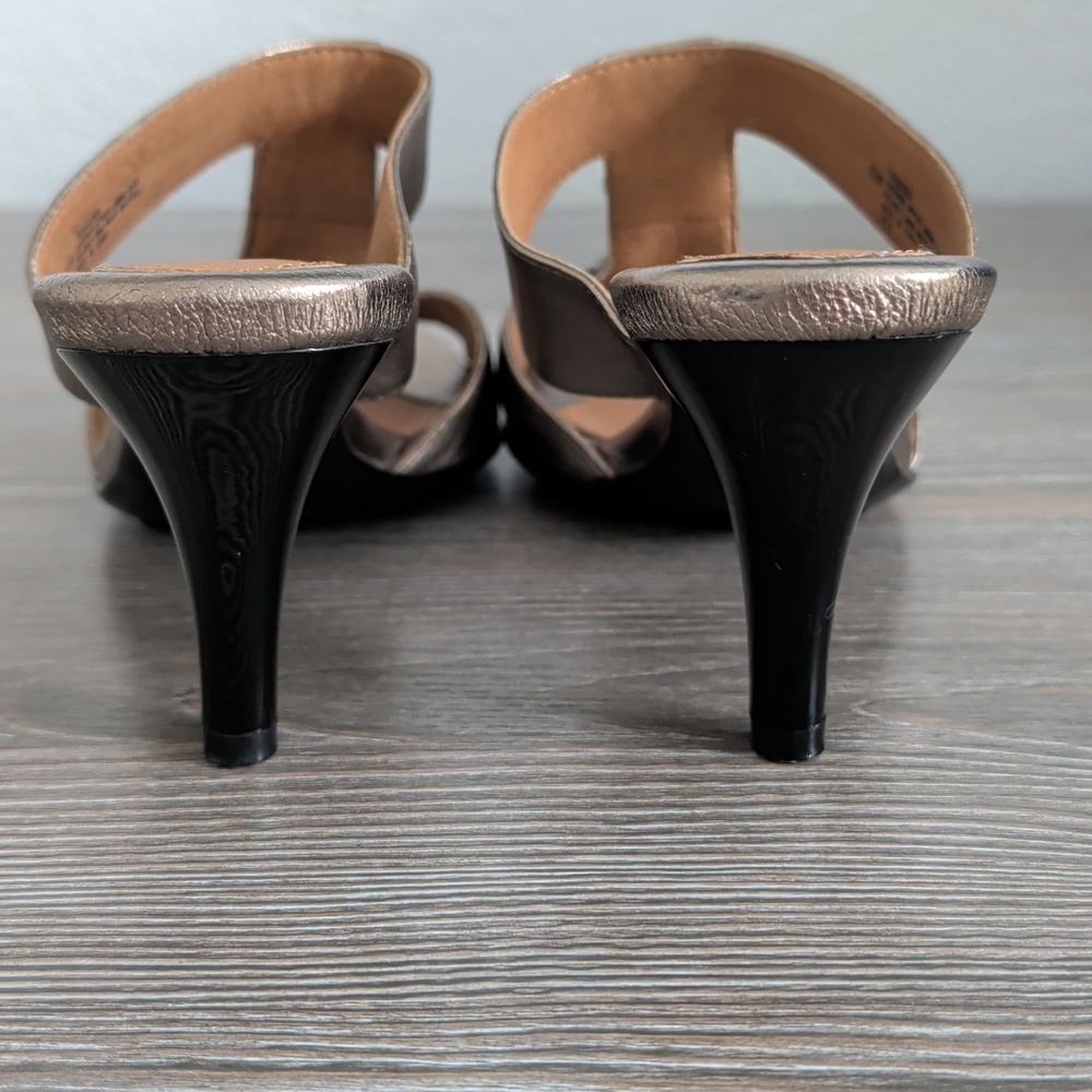 SOFFT Metallic Gold Leather Slip On Open Toe Heel Shoes Crystal Vamp 6W 6 Wide - Picture 10 of 15